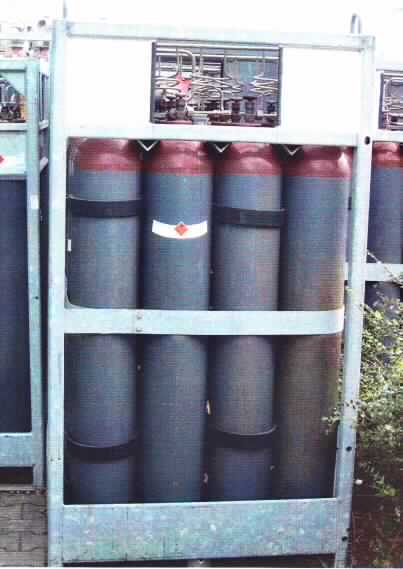 Có dung tích dưới 30 lít, dùng để chứa khí dầu mỏ hóa lỏng (LPG)
